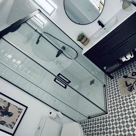 Casa En El Centro , Con Amplia Terraza